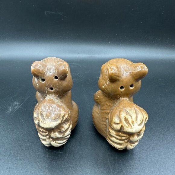 🐿️Vintage salt and pepper squirrel - Picture 3 of 4